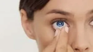 How To Wear Contact Lenses Safely